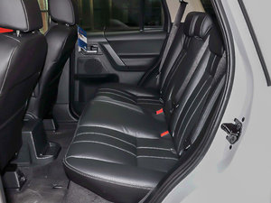 2014款2.2T SD4 SE柴油版 后排空间
