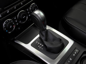 2014款2.2T SD4 SE柴油版 换挡杆