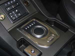 2015款第四代 3.0 V6 SE 换挡杆