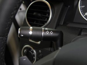 2015Ĵ 3.0 V6 SE п؅^(q)