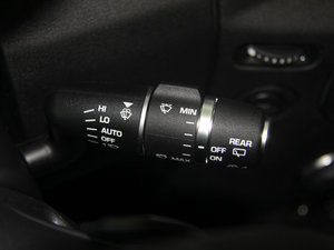 2015Ĵ 3.0 V6 SE п؅^(q)