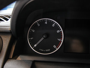 2015Ĵ 3.0 V6 SE п؅^(q)