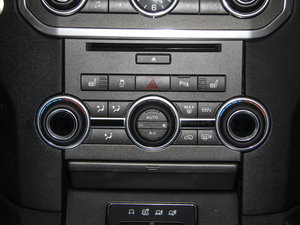 2015Ĵ 3.0 V6 SE {(dio){(dio)(ji)