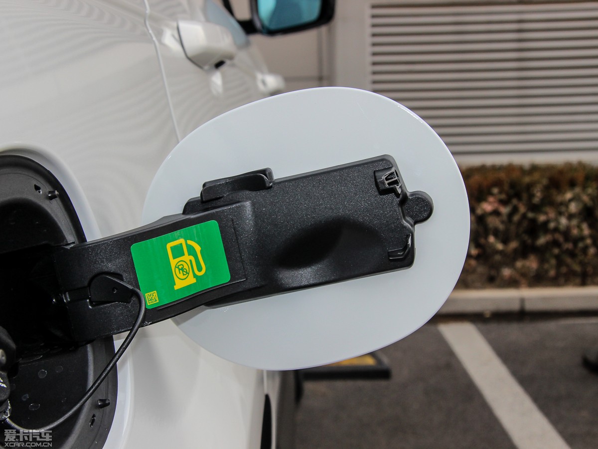 2015\ 3.0 SDV6 HSE Dynamic