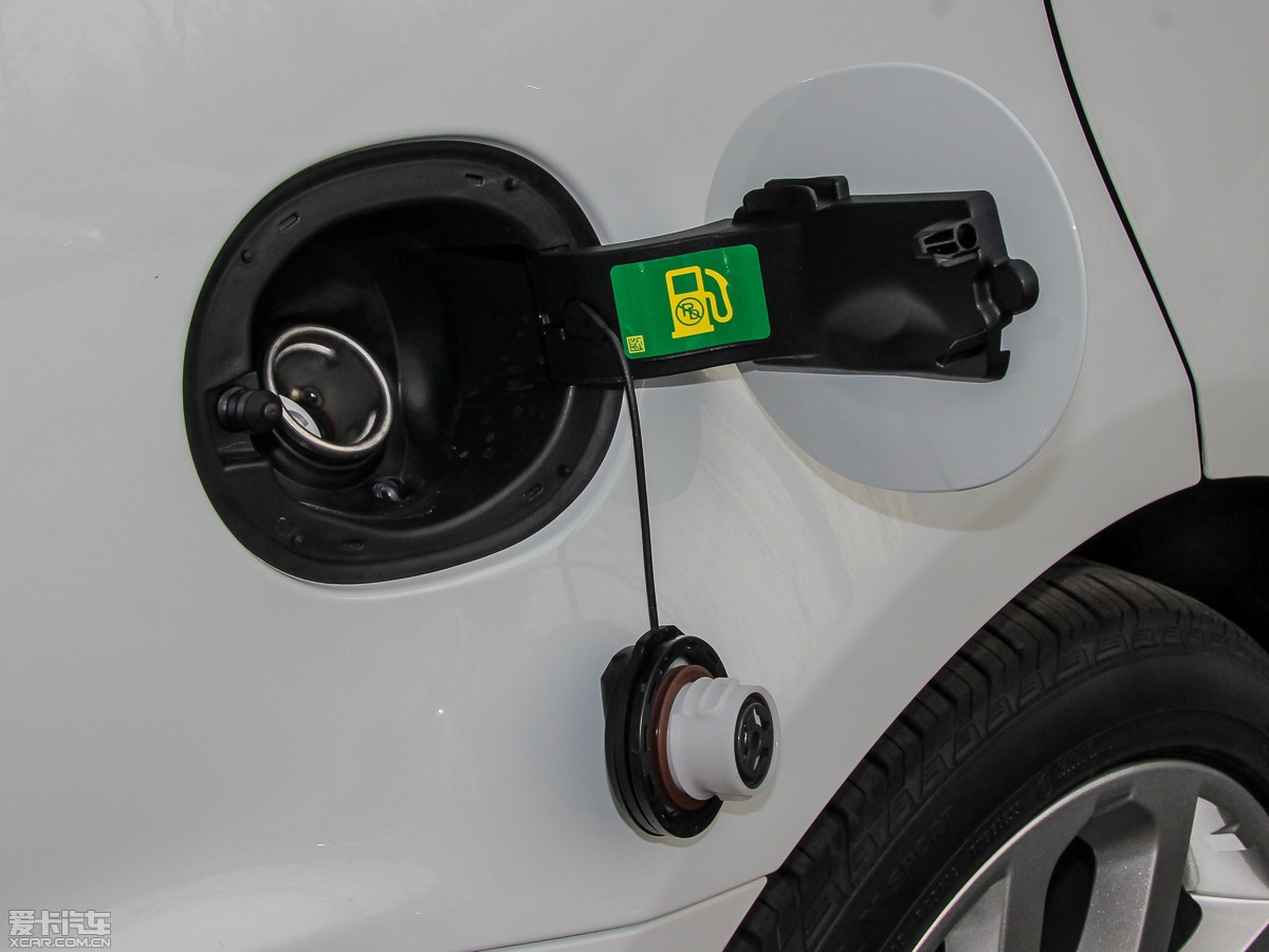 2015\ 3.0 SDV6 HSE Dynamic