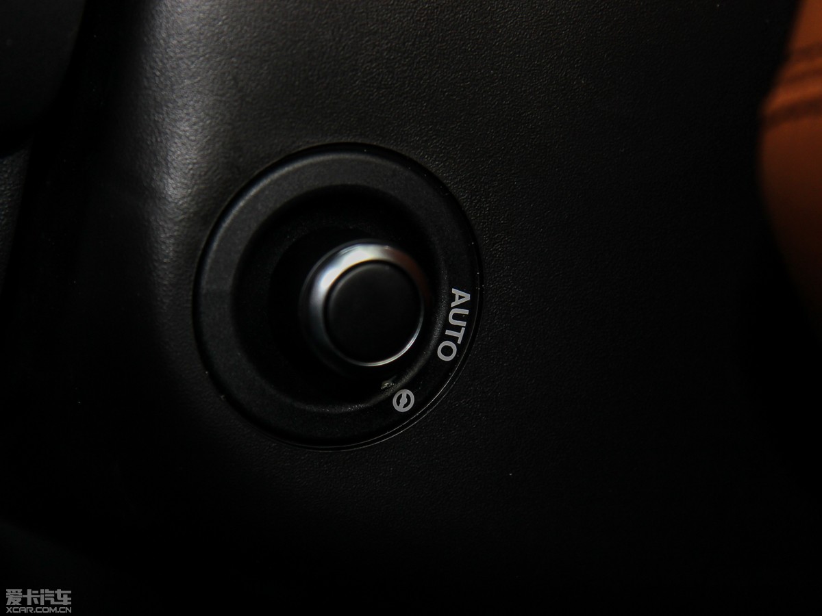 2015\ 3.0 SDV6 HSE Dynamic