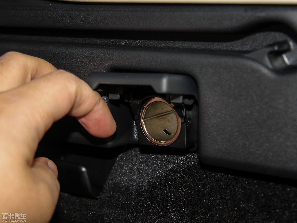 2015\ 3.0 SDV6 HSE Dynamic