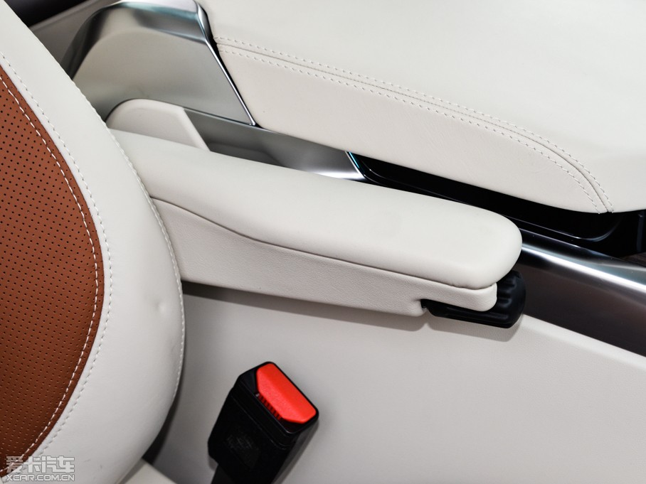 2015\(yn)(dng) 5.0 V8 hЄ(chung) Dynamic