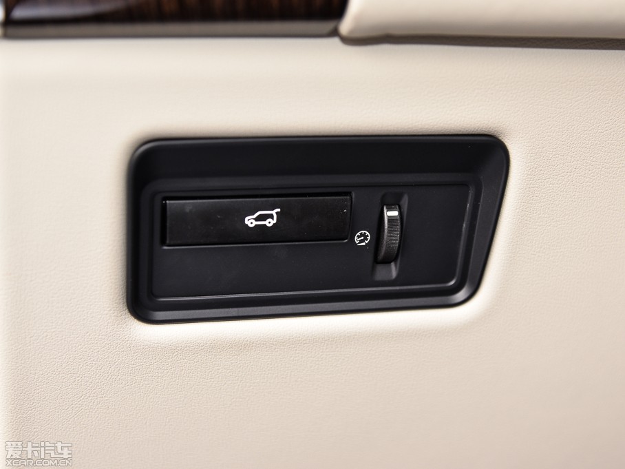 2015\(yn)(dng) 5.0 V8 hЄ(chung) Dynamic