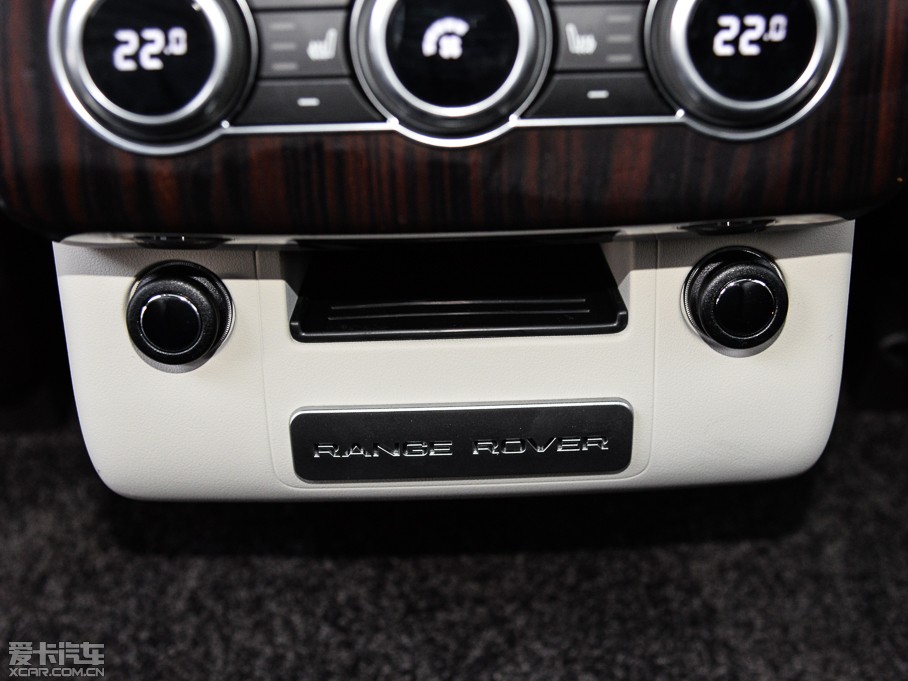 2015��� 3.0 V6 SC Vogue