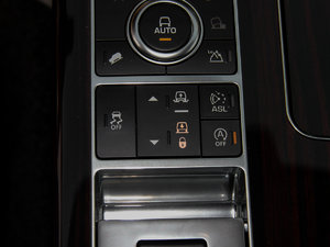 20153.0 V6 SC Vogue SE L п؅^