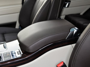 2015款3.0 V6 SC Vogue 中央扶手箱