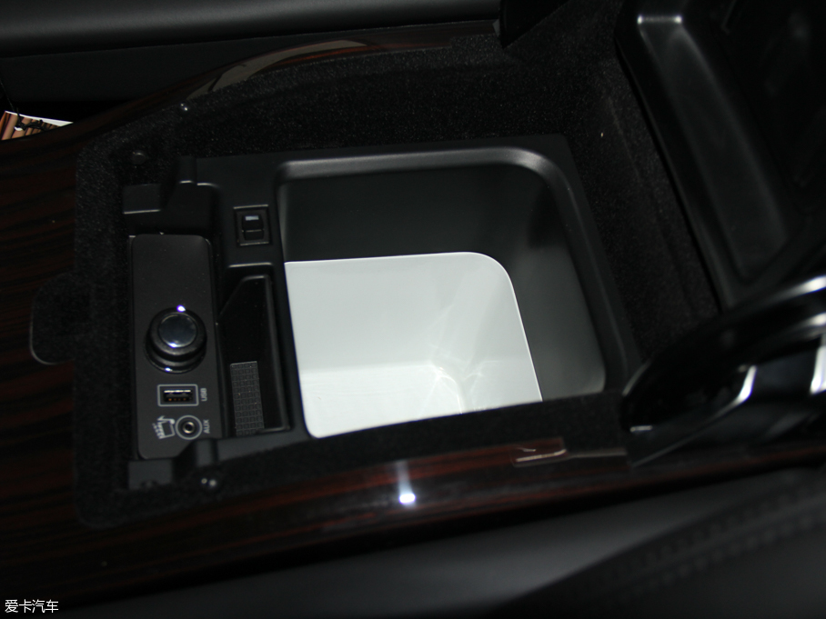 2016 3.0 V6 Vogue L