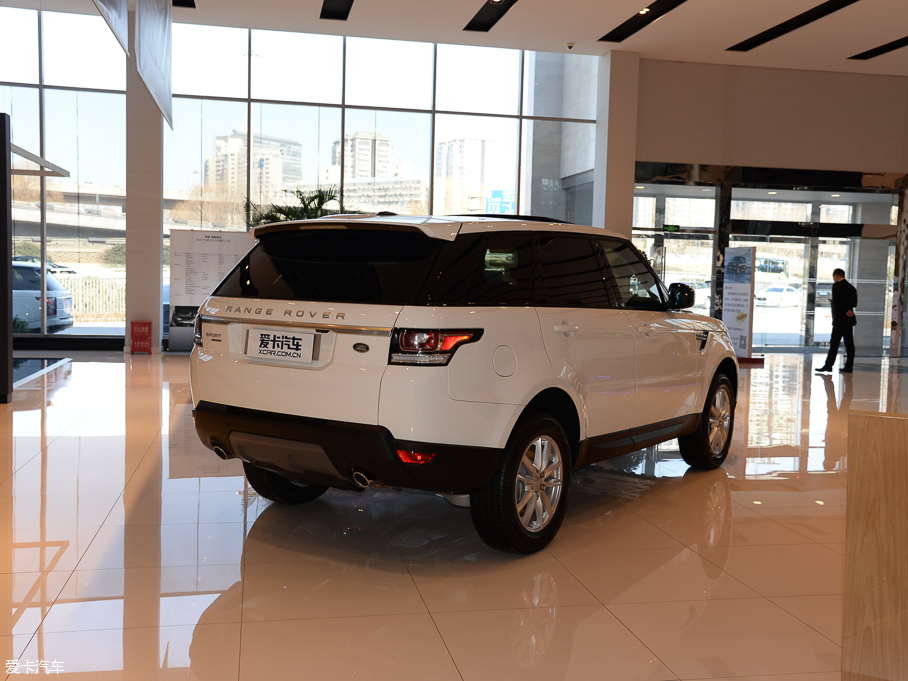 2016\ 3.0 V6 SC SE