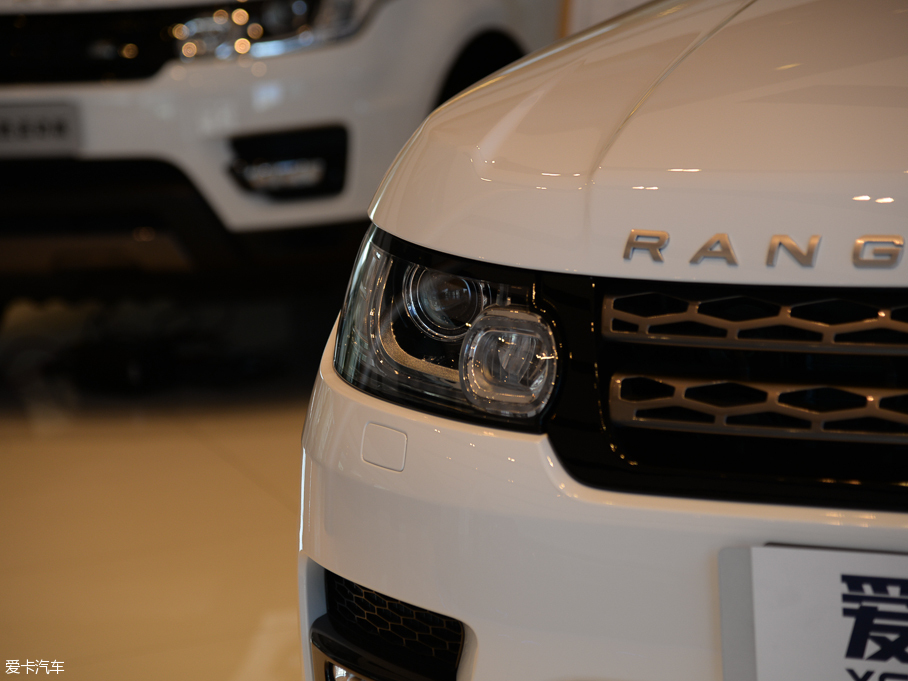 2016\ 3.0 V6 SC SE