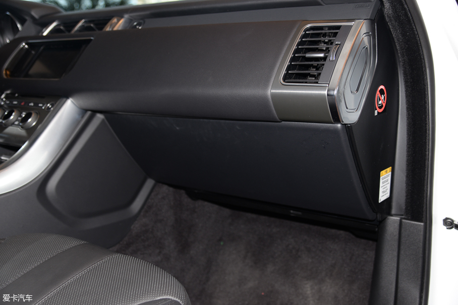 2016\ 3.0 V6 SC SE