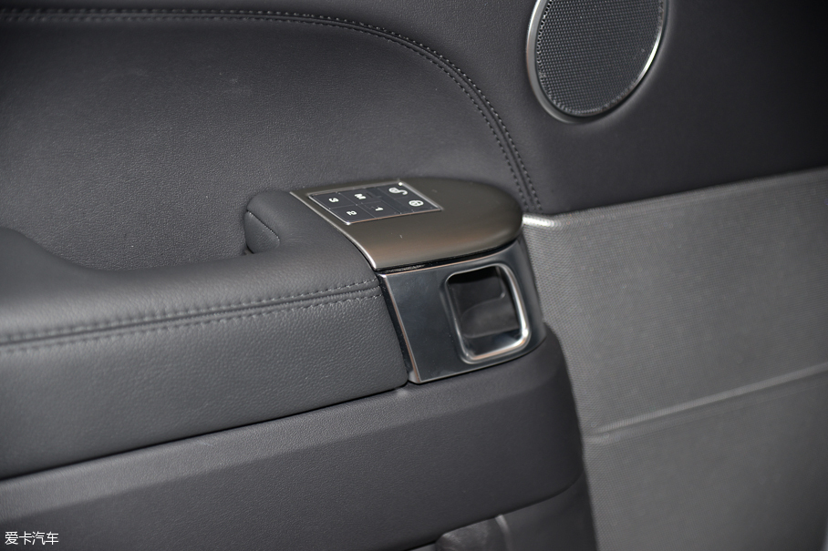 2016\ 3.0 V6 SC SE