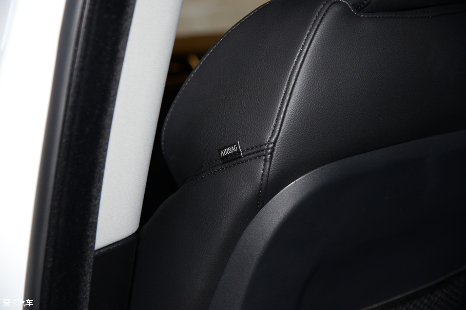 2016\ 3.0 V6 SC SE