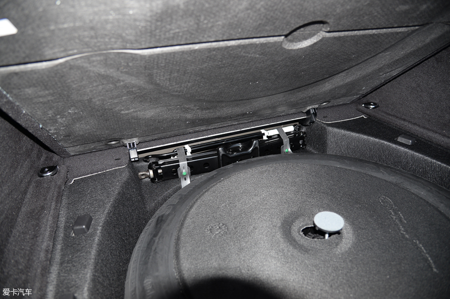 2016\ 3.0 V6 SC SE