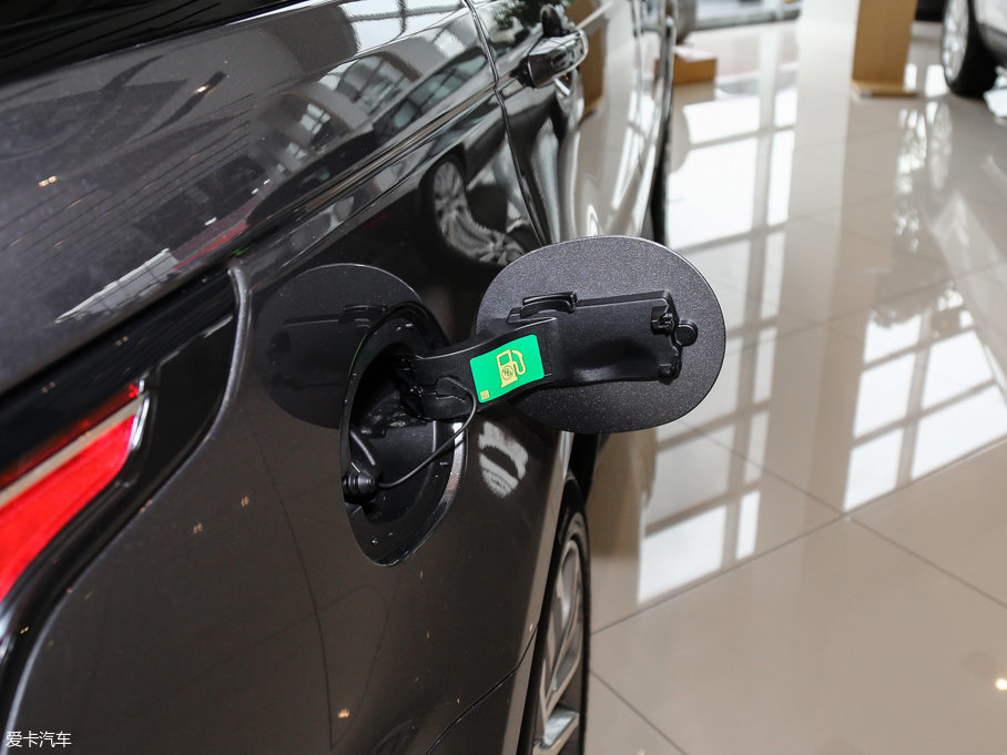 2016\(yn)(dng) 3.0 V6 SC HSE Dyn