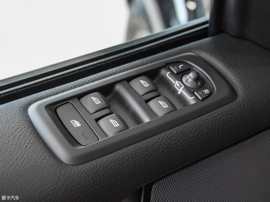 2016lF Ĵ 3.0 V6 HSE