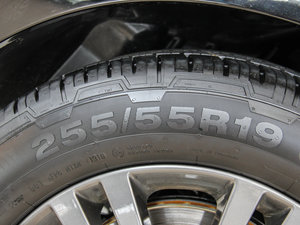 2016款第四代 3.0 V6 HSE 轮胎尺寸
