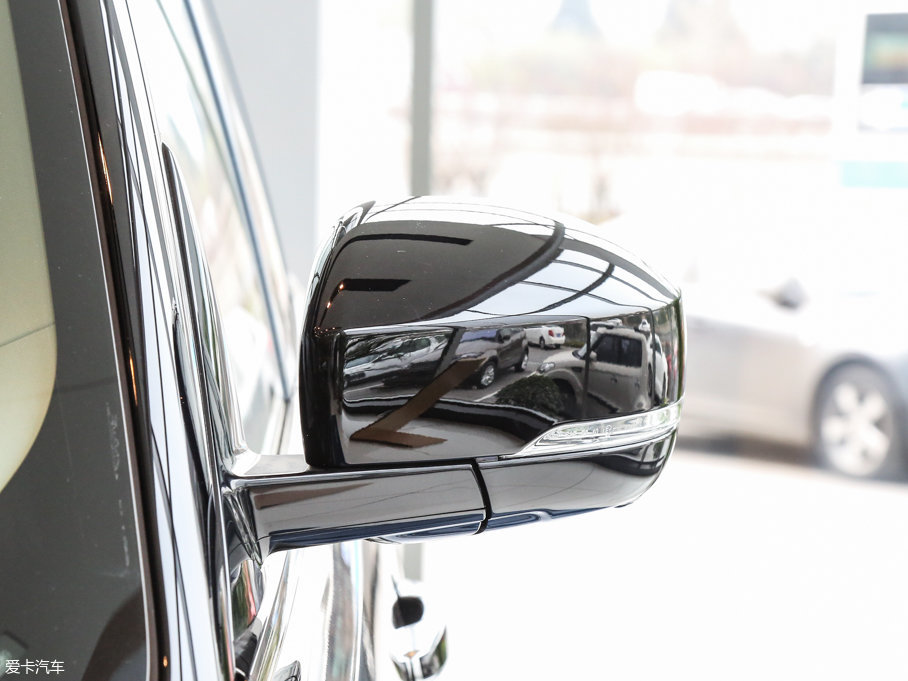 2017 3.0 V6 (chung)L(zhng)