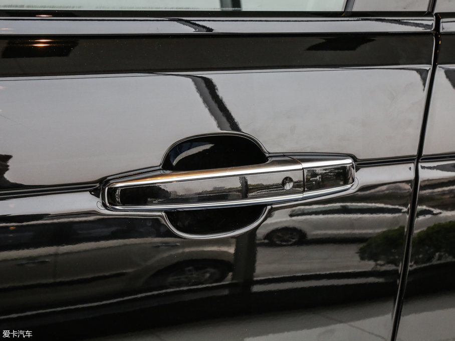 2017 3.0 V6 (chung)L