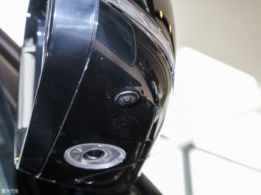 2017 3.0 V6 (chung)L