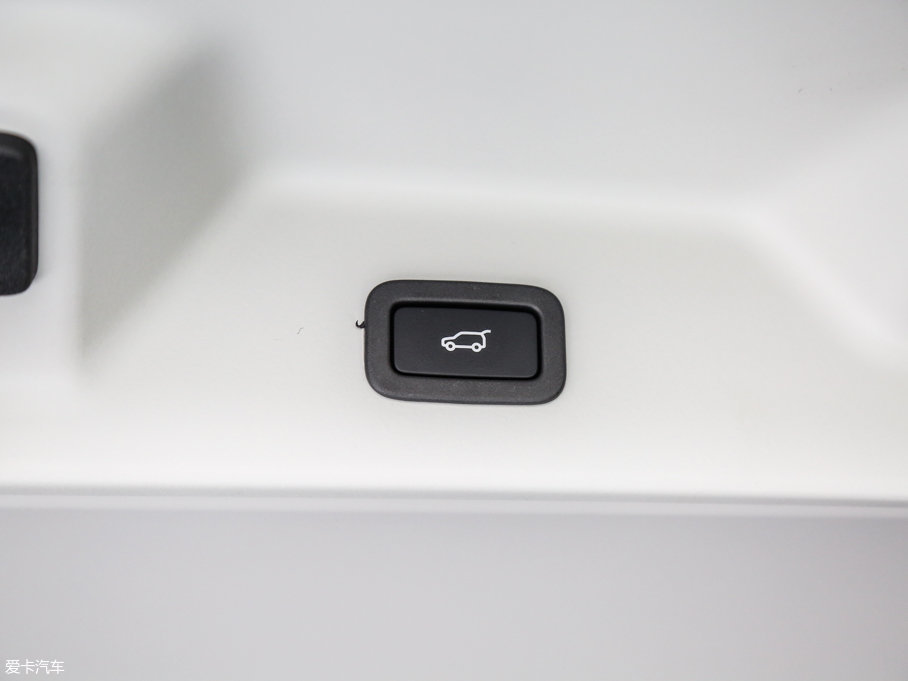 2017 3.0 V6 (chung)L(zhng)