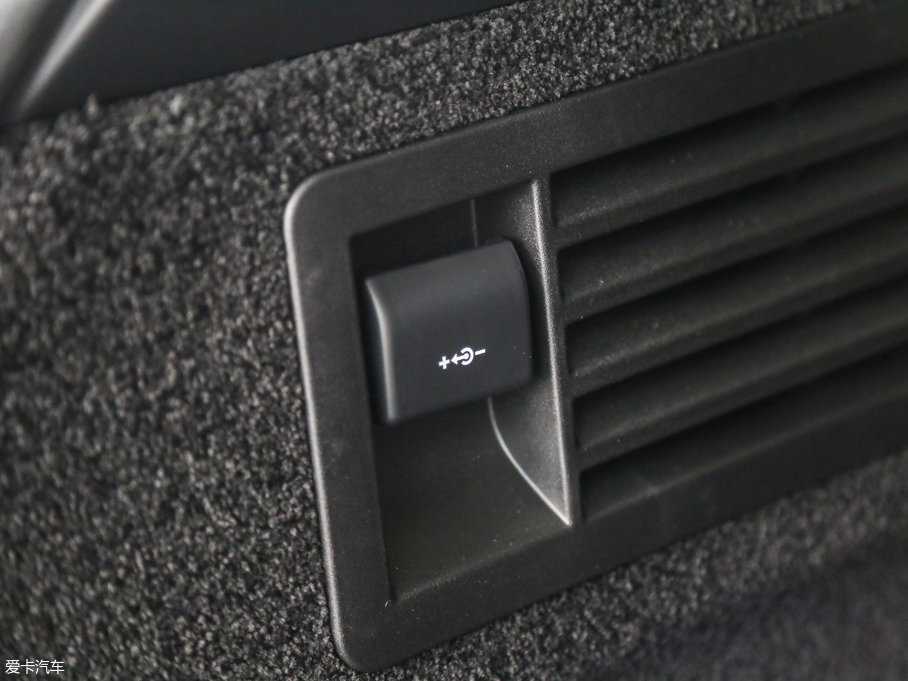 2017 3.0 V6 (chung)L(zhng)