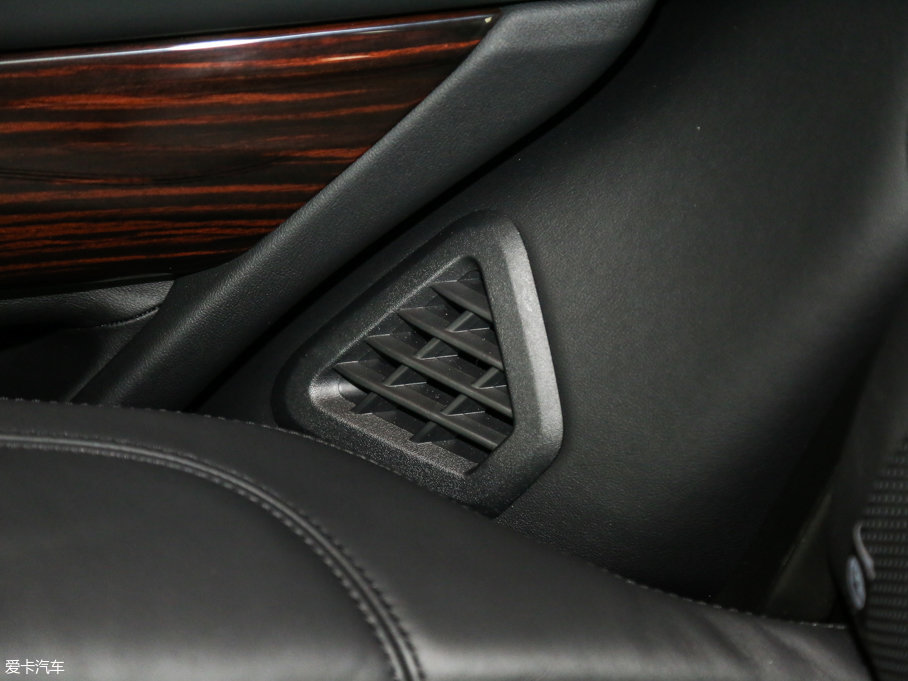 2017 3.0 V6 (chung)L