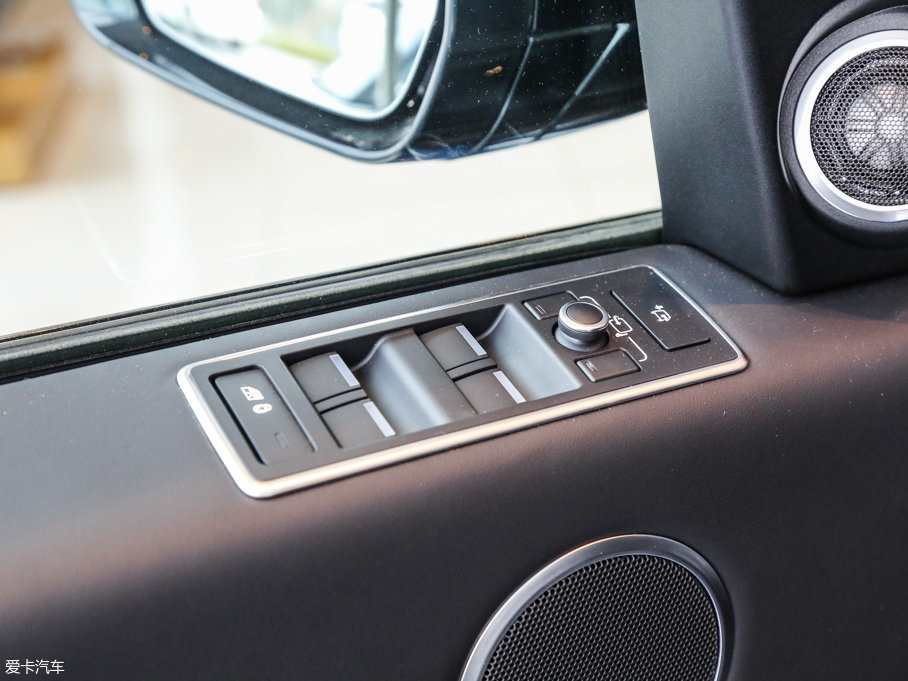 2017 3.0 V6 (chung)L