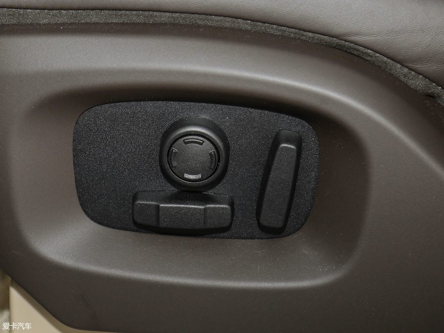 2017 3.0 V6 Vogue L