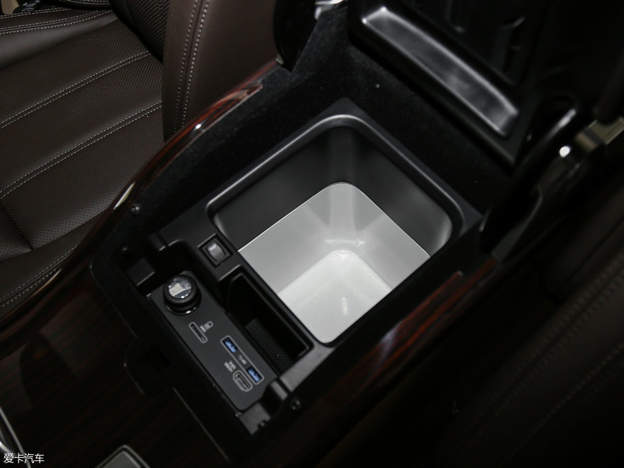 2017 3.0 V6 Vogue L