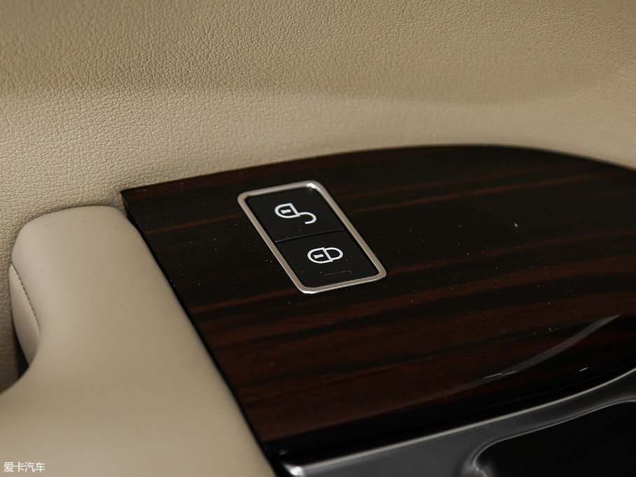 2017 3.0 V6 Vogue L