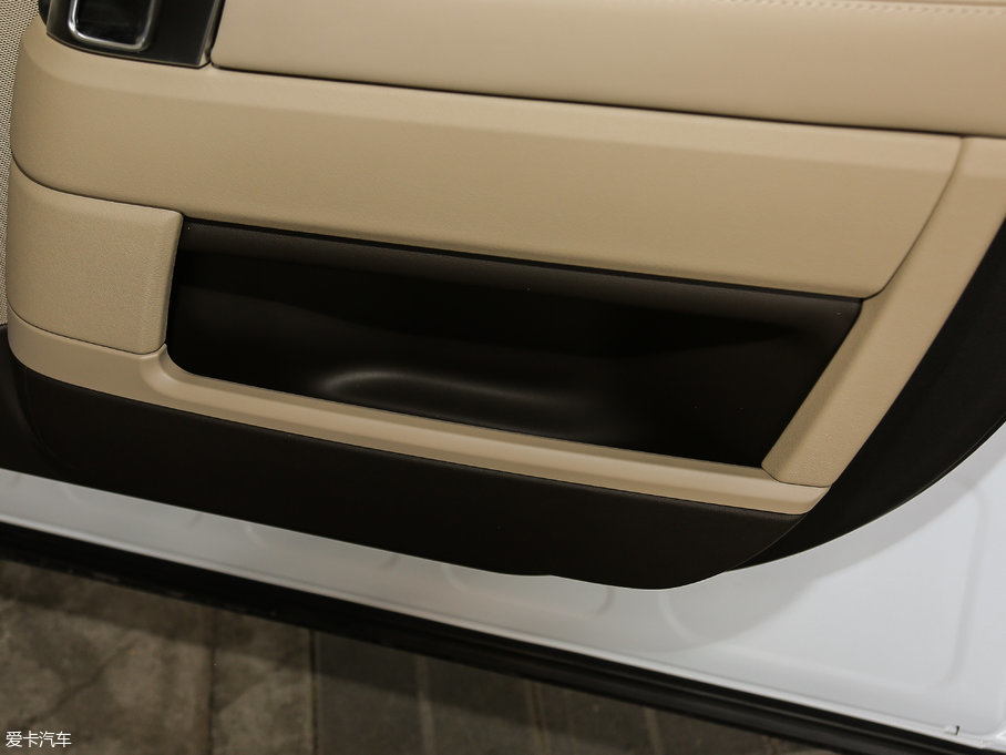 2017 3.0 V6 Vogue L