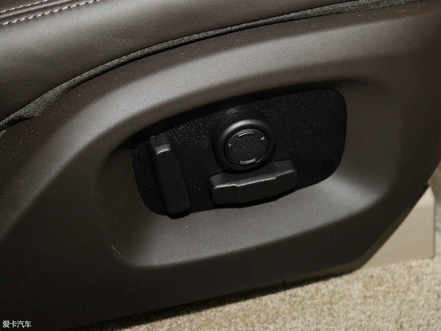 2017 3.0 V6 Vogue L