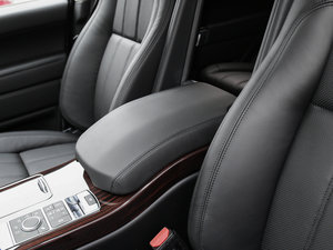 2017款3.0 V6 Vogue 标准轴距 中央扶手箱