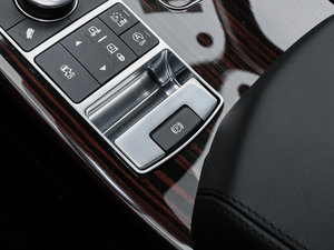 2017款3.0 V6 Vogue 标准轴距 驻车制动器