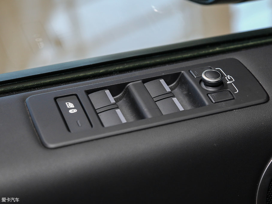 2017l(f)F(xin) 3.0 V6 HSE