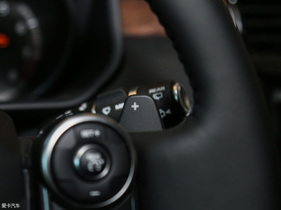 2017l(f)F(xin) 3.0 V6 HSE