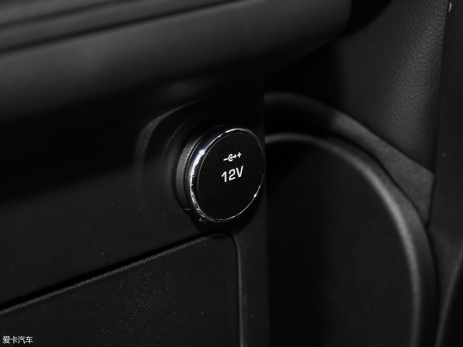 2017l(f)F(xin) 3.0 V6 SE