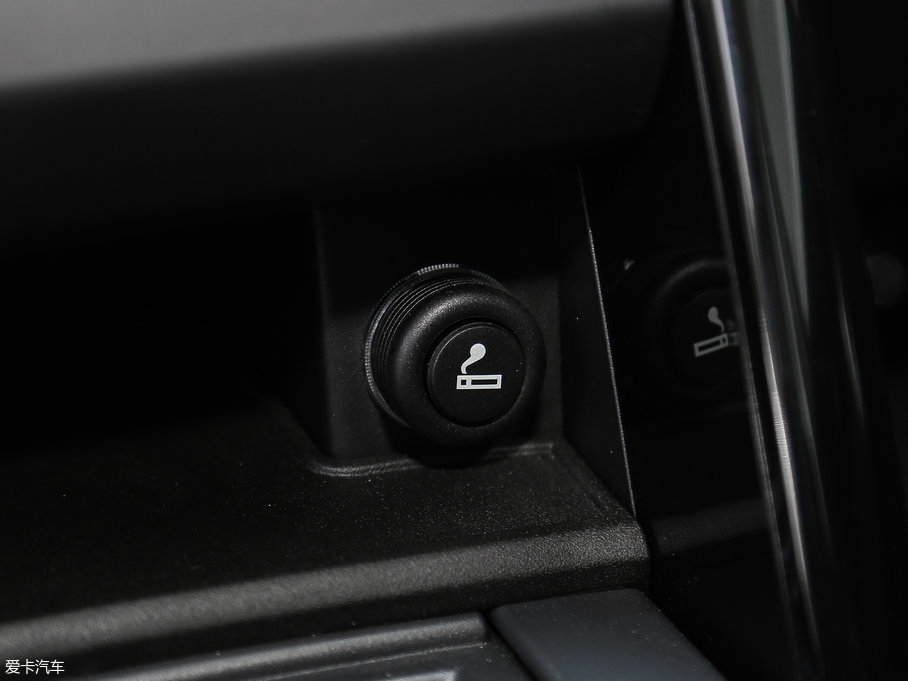 2017l(f)F(xin) 3.0 V6 SE