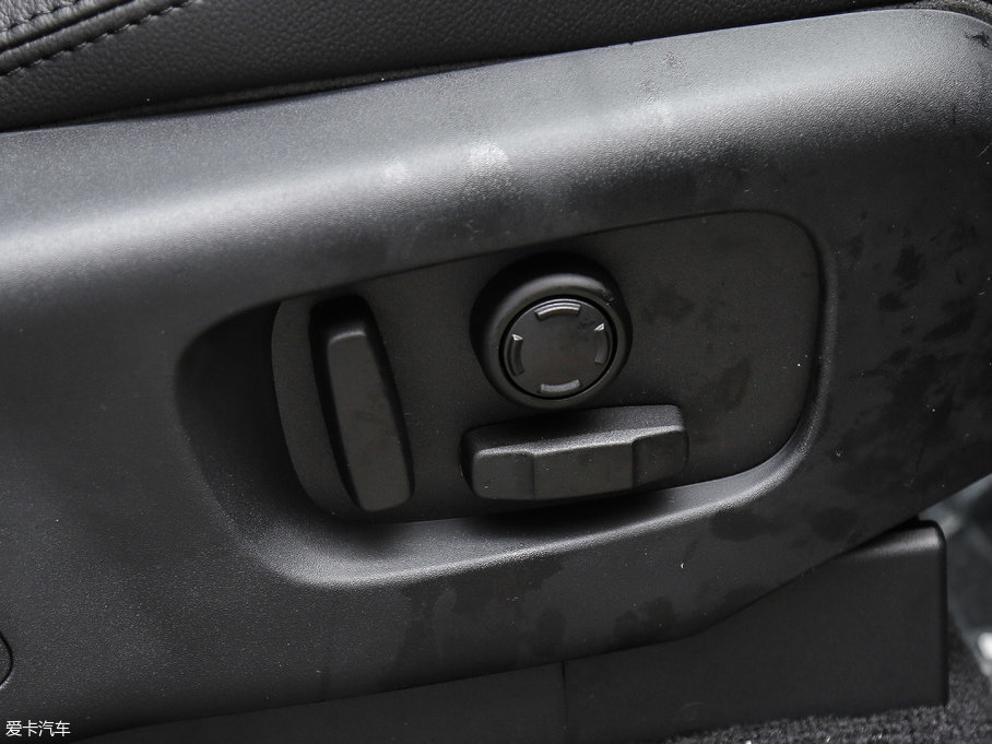 2017l(f)F(xin) 3.0 V6 SE