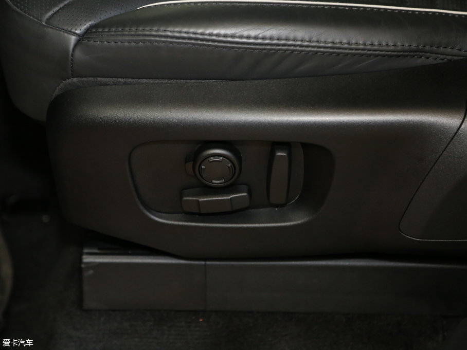 2017lF 3.0 V6 HSE LUXURY