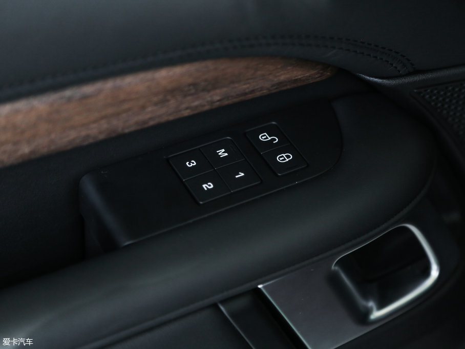 2017l(f)F(xin) 3.0 V6 HSE LUXURY