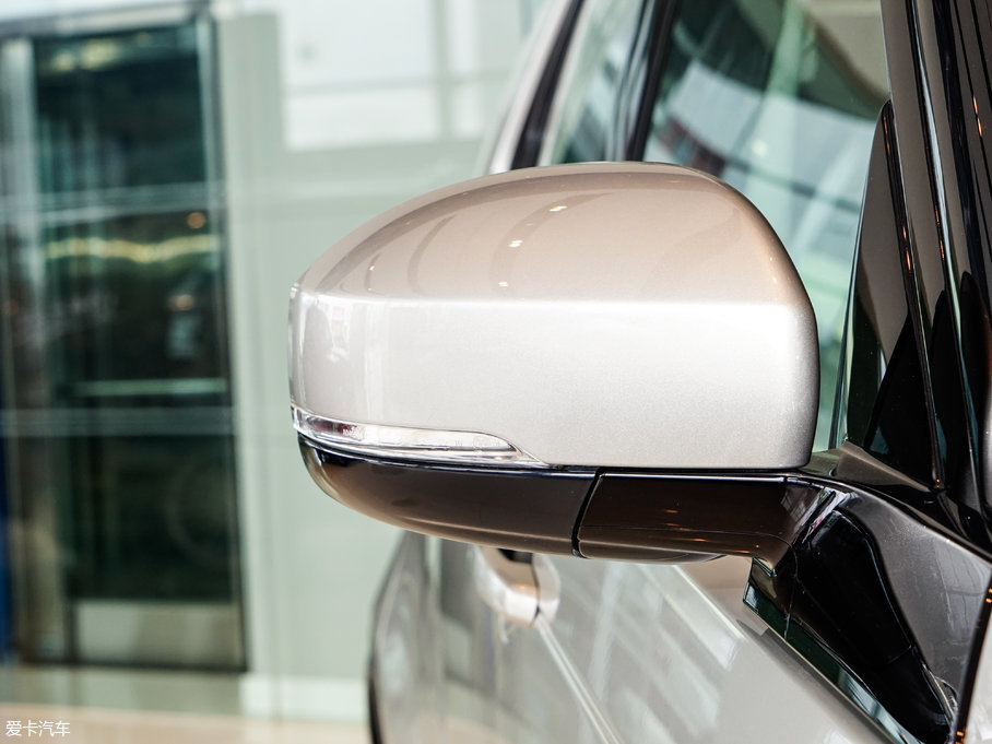 2017l(f)F(xin) 3.0 V6 HSE