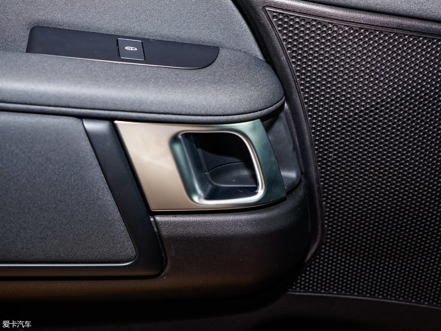 2017l(f)F(xin) 3.0 V6 HSE