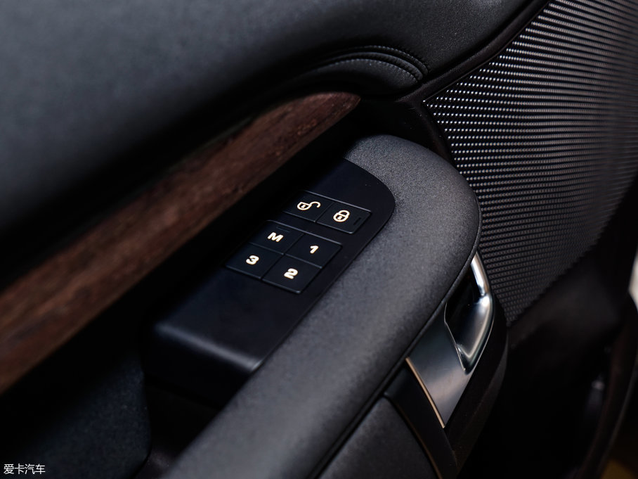 2017l(f)F(xin) 3.0 V6 HSE